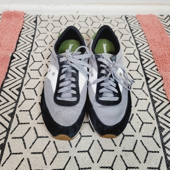 Saucony Hornet Sneaker in Black & Gray, sz 8.5 - Picture 2 of 11